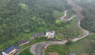 深读丨5000立方米山体倾泻而下，“零伤亡”怎么做到的