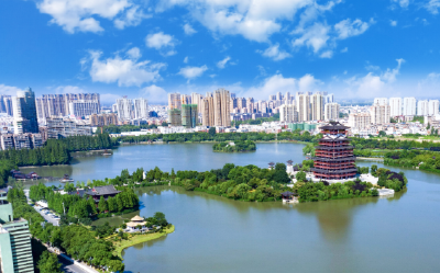 这座连山脉都为之驻足的城市，如何续写5000年文明传承与新生？