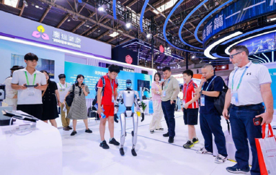 支点建设新亮点丨车规芯片创新频出 量子芯片加速突破 今年湖北“芯”闻亮点多