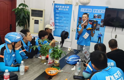 “最美骑士”张宝剑：高温挡不住爱心传递 载着“救命神器” 继续奔跑