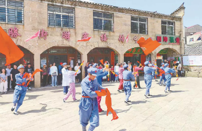 “红绿拼盘”巧绘“赤黄红”—黄冈避暑经济走出红绿融合新路径