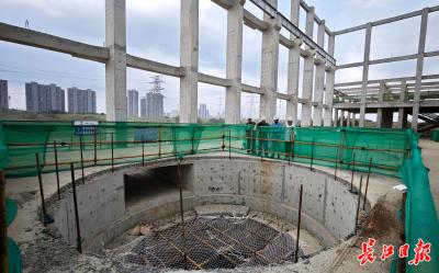 蹲守工地当“润滑剂”，“店小二”服务让府澴河项目加速度