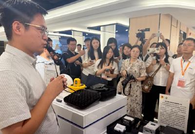 活力中国调研行｜百元一个工位，孵出行业黑马，武汉这个园区让年轻人轻松当老板