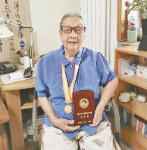 新四军老战士蔡均：战火文艺兵，一生跟党走