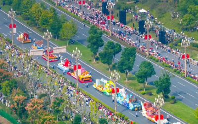 5亿流量刷屏！武汉这场花车巡游为何火出圈？