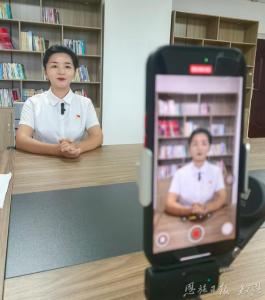 “头雁”触网 振翅领飞 ——解码恩施市七里坪街道“年轻干部直播练兵计划”的干部淬炼之路