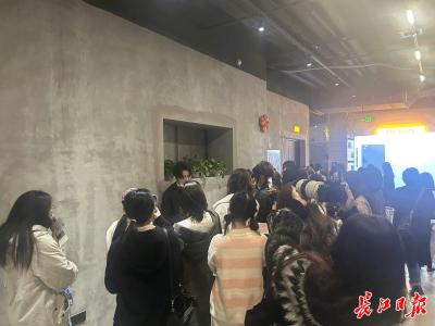 三镇遍布，外地剧迷专程前来打卡，小剧场何以成为武汉新引力