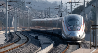 “金三角”一小时高铁互通 汉襄宜跑进“同城时代”