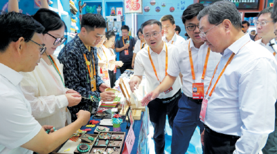 武当智库｜一块深山的石头，如何闯入国际秀场，搏出千亿身价？