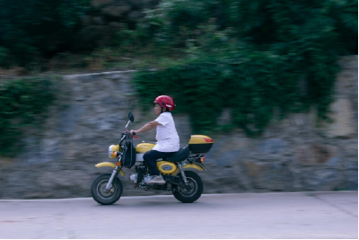 村里的“药箱骑士”王驹