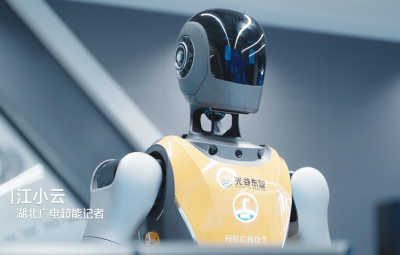 机器人乘无人车跑两会？湖北首个“机器人记者”两会上岗！