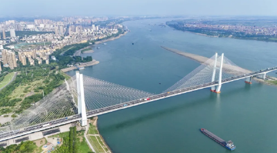 荆州港，正式迈入“亿吨大港”时代！