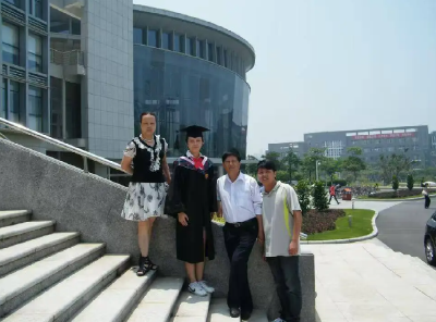 “舞鞋大王”归乡！把家乡土特产卖向全国