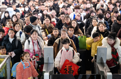 新春走基层丨武汉三座火车站绘出春运“立体拼图”