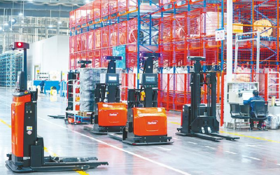 锚定支点不动摇 加力奋进齐心干