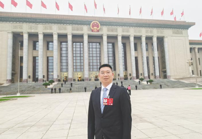 让两会精神在荆楚大地落地生根