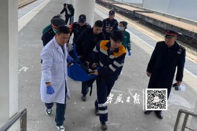 两度迎新生！K643次列车上的“托举生命”接力