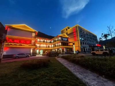 一辆车、一顿饭背后的山乡幸福蝶变