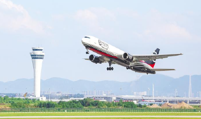 努力创造经得起历史、实践和人民检验的业绩