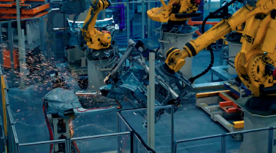 冲刺40秒下线一台车！ 走进岚图云峰工厂 看传统制造的“数智”蝶变