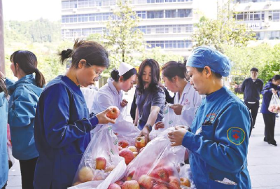 人海里的三个故事，将湖北一再送上热搜