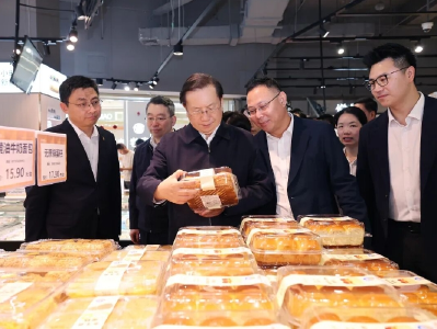 王忠林调研检查“五一”假期安全生产和市场保供稳价工作 抓实抓细各项服务保障工作 确保人民群众欢乐过节平安过节