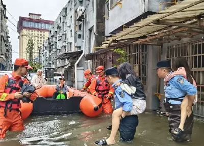 致敬暴风雨中每一位平凡的荆州人