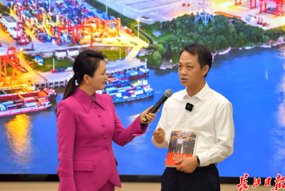 武汉职工共读《习近平与一线职工朋友们》，“靠自己”是中国制造最硬的底气