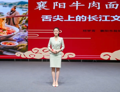 在“不需要坚持”的坚持中，把青春淬成一道光