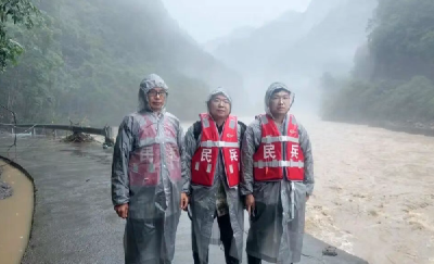 突发山洪！记者徒步3小时，进入宣恩灾区，路遇恩施州州长：“你们不能再往前走了 ，很危险”