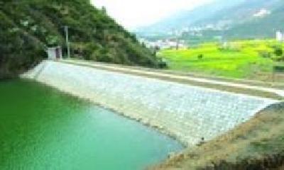 嘉鱼掀起农田水利建设热潮