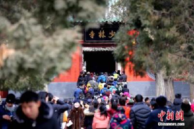 春节期间全国接待游客3.44亿人次 收入4233亿元
