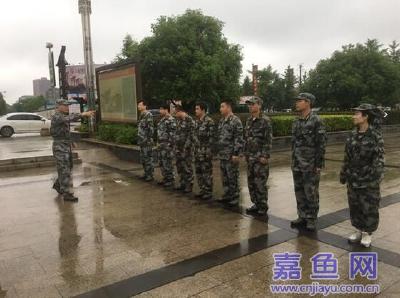 县城管执法局连续七年开展军训活动