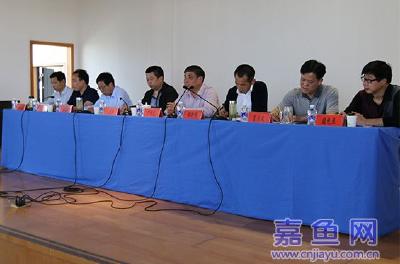 县财政局召开“转作风提效能”活动动员大会