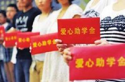 新街镇入户走访困难大学生