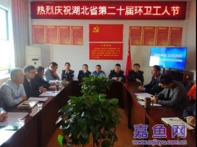 县领导慰问一线环卫工人