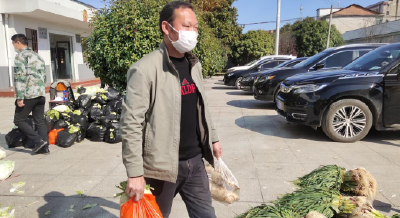 【暖心】陆溪镇为困难群众发放爱心物资