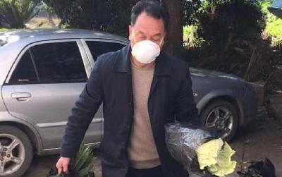【党旗飘扬】夸夸我们的“跑腿队”