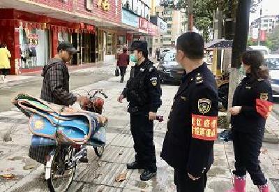 渡普镇疫情防控巡逻队在行动