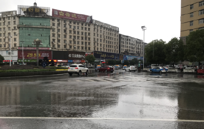 嘉鱼今日普降大雨到暴雨 城区无明显内涝