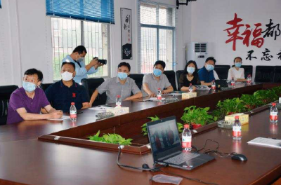 【“六大”活动】县委统战部组织新阶层人士到赤壁市开展调研