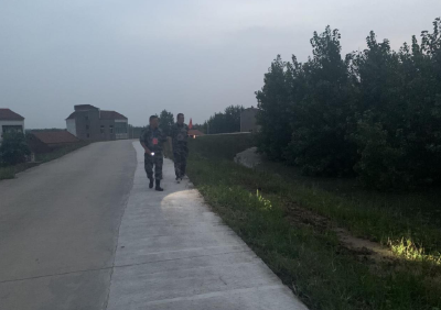 嘉鱼农商银行：爱心捐赠助力簰洲湾防汛救灾