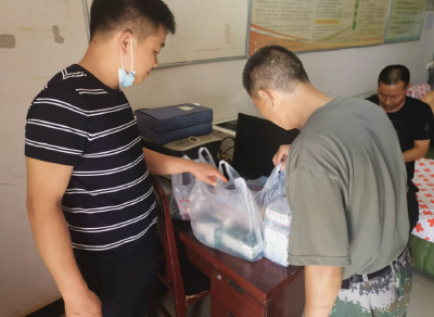 潘家湾镇：多措并举做好汛期高温防暑工作