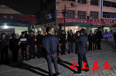 潘家湾镇开展农贸市场整治 助力创卫复审