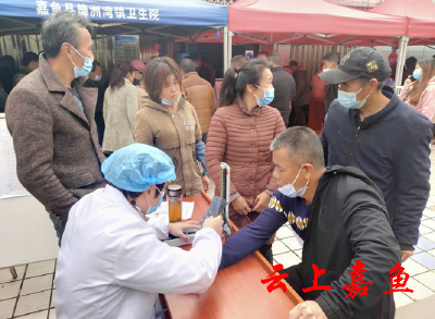 簰洲湾镇全力做好全员疫苗接种工作