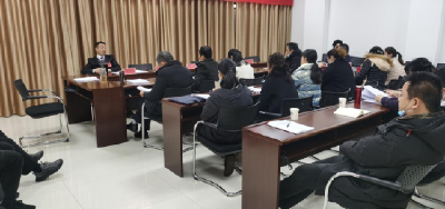县十八届人大五次会议开展分组审议