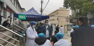 接种新冠疫苗 共筑免疫长城