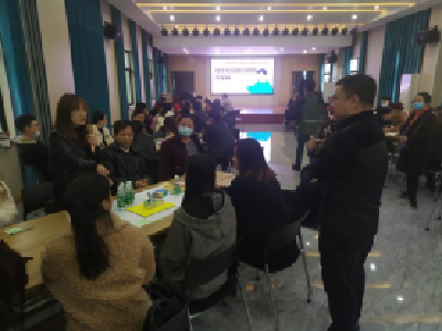 嘉鱼：创新培训方式  提升社区治理能力