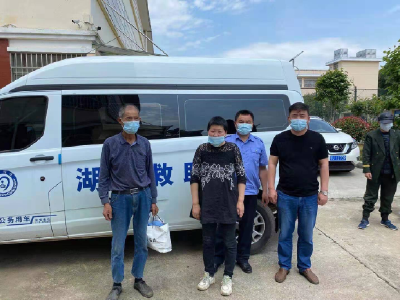 县救助管理站为流浪者找家