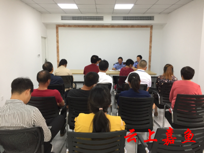 县公安局民警深入社区开展反电诈宣传